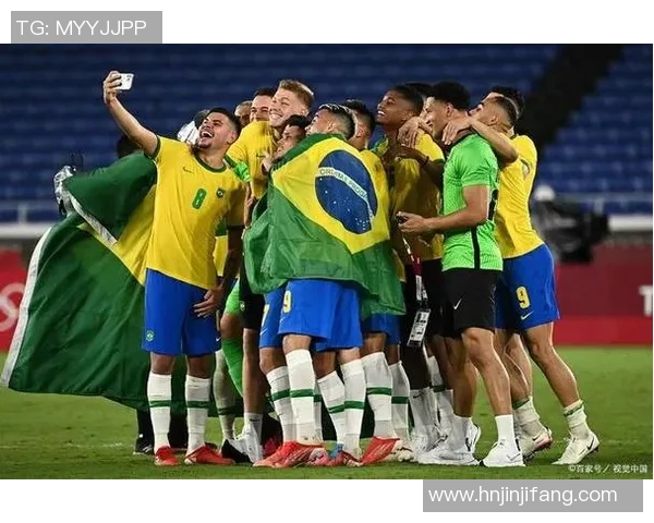 巴西足球明星在夜店狂欢的精彩瞬间与魅力风采展示